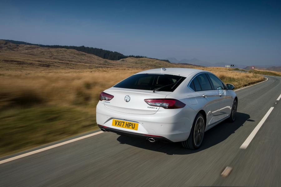  Vauxhall Insignia Grand Sport Turbo 4x4 2017 года  (фото 3 из 41)
